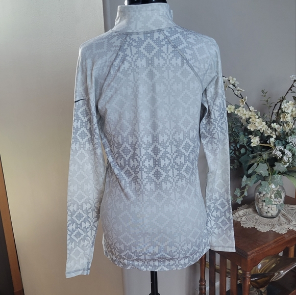 Nike Pro Quarter Zip - Picture 4 of 7